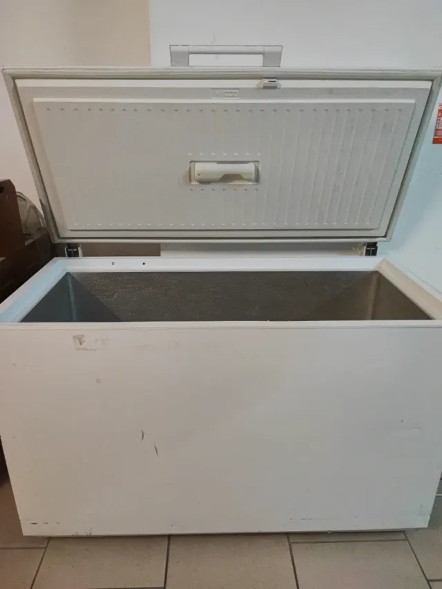 Congelatori a pozzetto bianchi