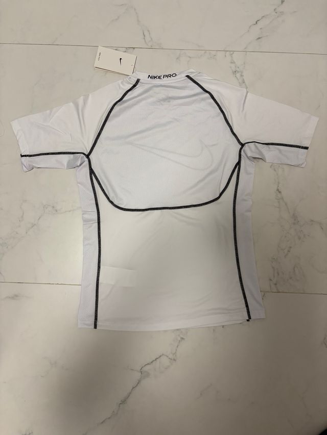 Maglietta Nike Pro Bianca a Manica Corta