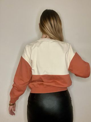 Chaqueta deportiva Zara beige y naranja