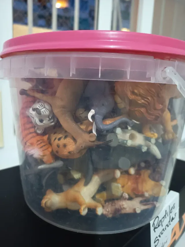 Cubo 40 unidades animales selva varios tamaños