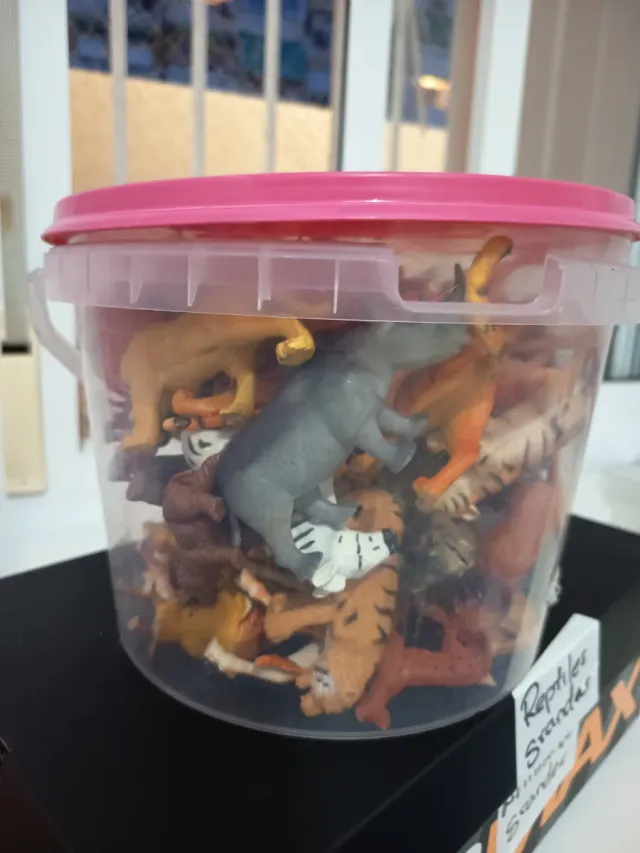 Cubo 40 unidades animales selva varios tamaños