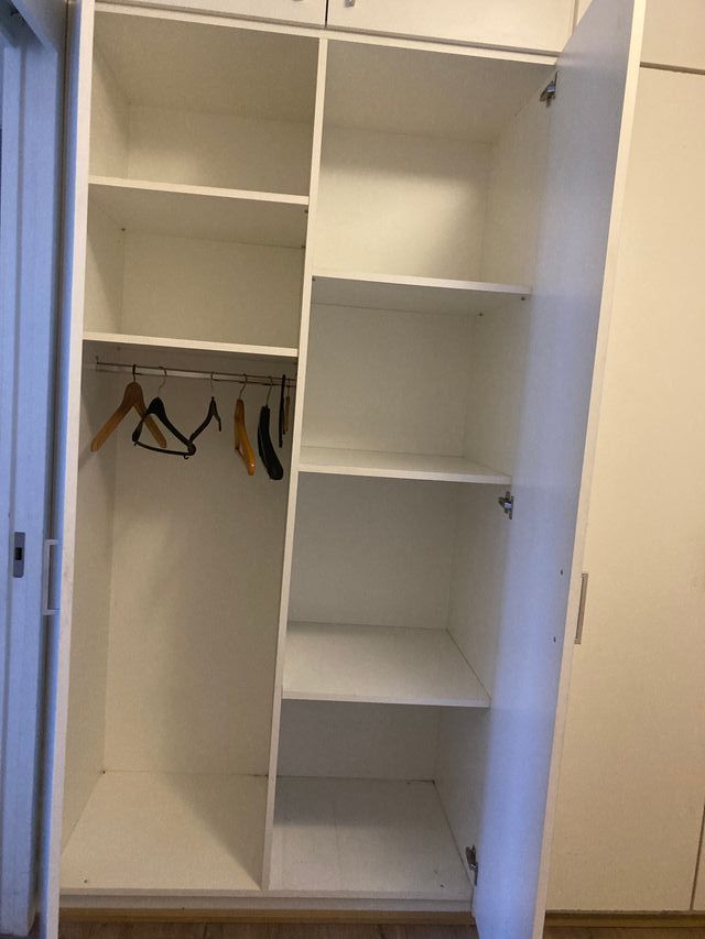 2 Armarios blancos robustas + 2 unidades encima