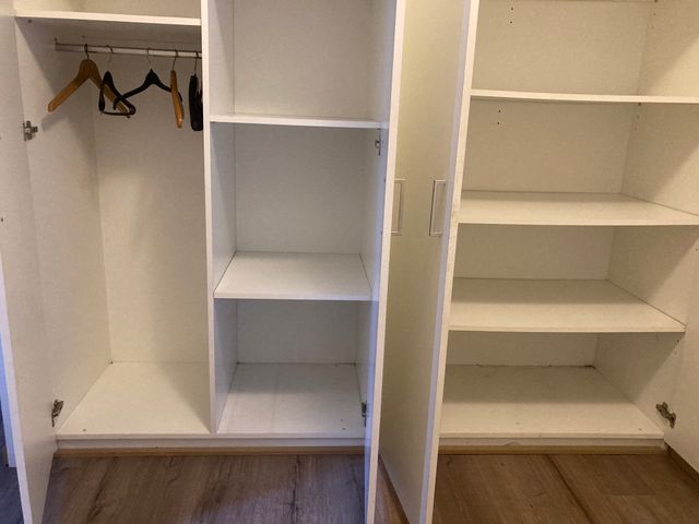 2 Armarios blancos robustas + 2 unidades encima