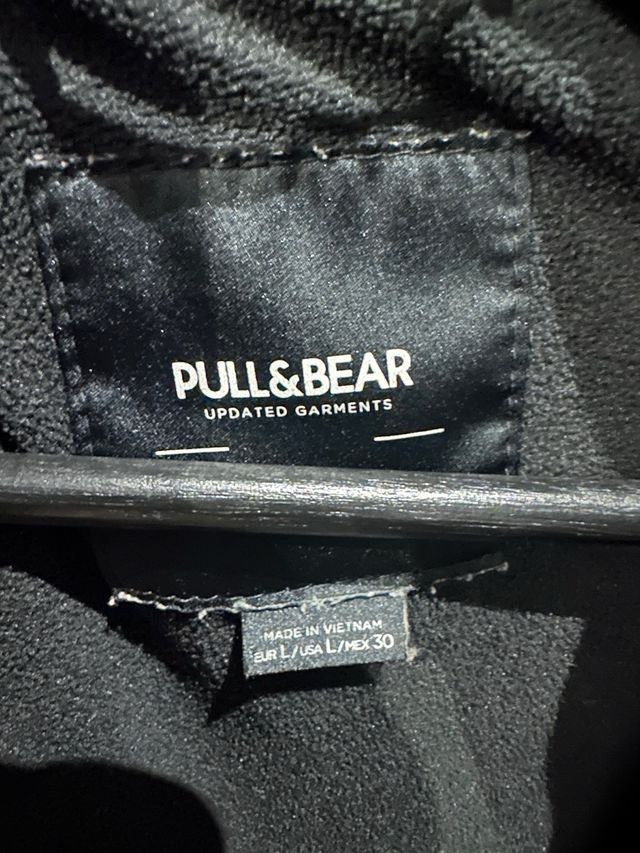 Chaqueta Pull&Bear negra Talla L