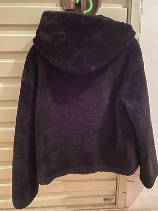 Abrigo corto pelo negro