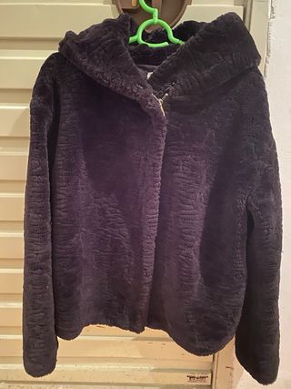 Abrigo corto pelo negro