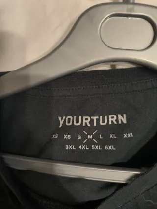 Camiseta YourTourn Negra