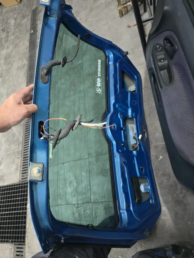 Portón Trasero Renault Clio Fase 2 Azul