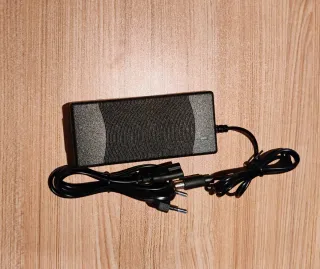 Cargador Patinete Eléctrico