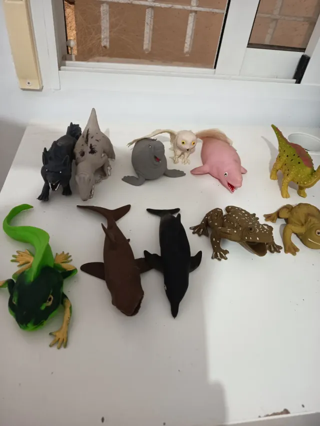 Lote de 12 figuras de animales