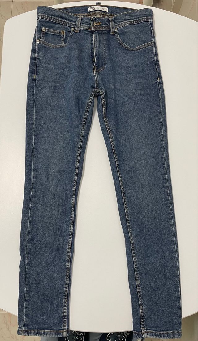 Pantalón vaquero Zara azul
