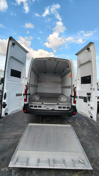 RENAULT  MASTER  2019 6 PLAZAS CON ELEVANCION