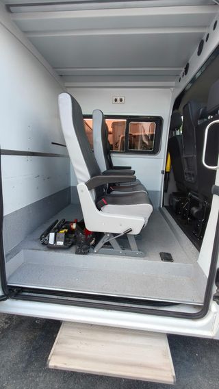 RENAULT  MASTER  2019 6 PLAZAS CON ELEVANCION