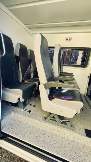 RENAULT  MASTER  2019 6 PLAZAS CON ELEVANCION