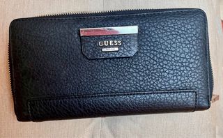 Borsa Guess grande nera con vari scomparti