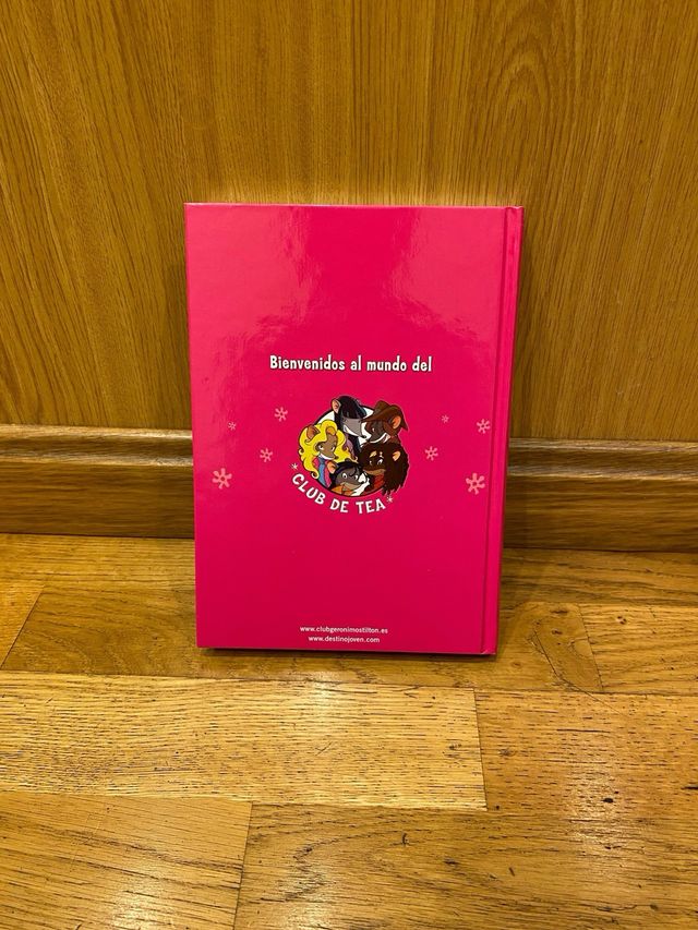 Libro Tea Stilton: Misterio en París