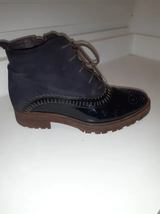 Botín ante y charol negro talla 36