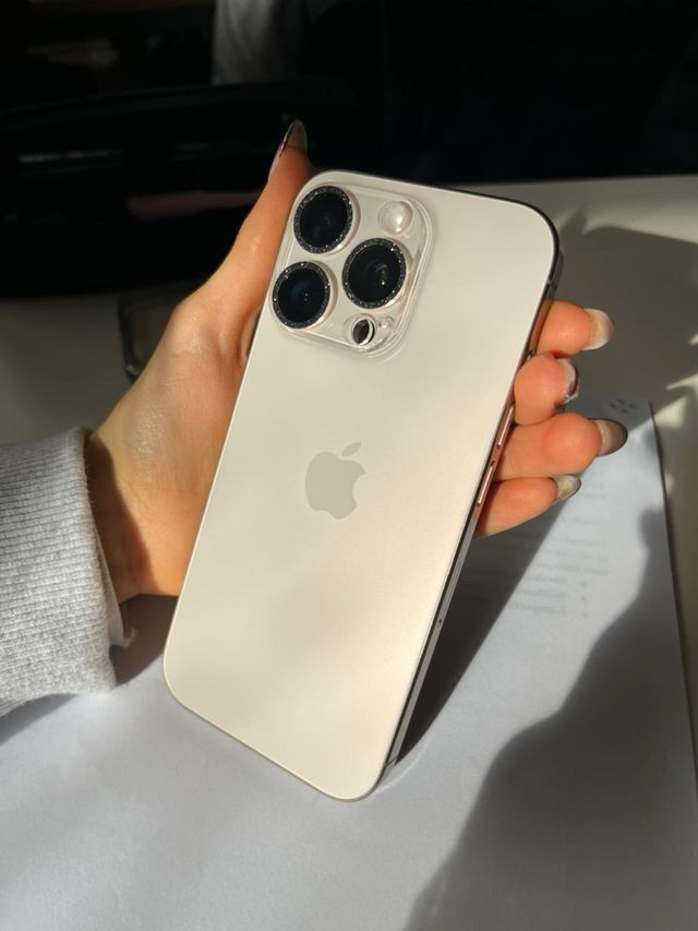 iPhone 16 Pro Sabbia