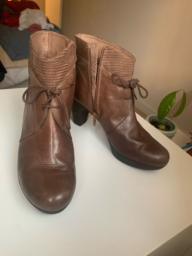 Botines de piel con tacón