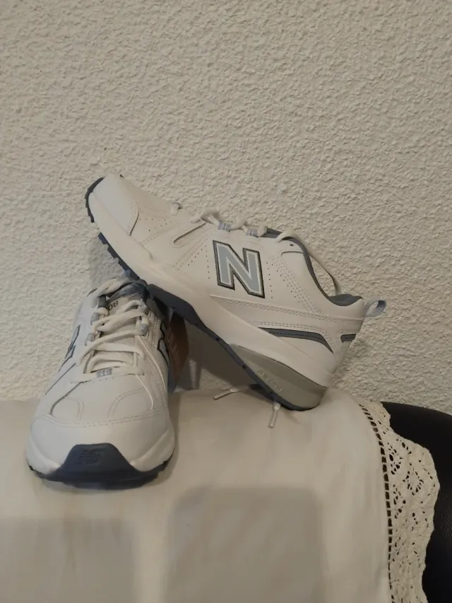 Zapatillas New Balance Blancas y Azules