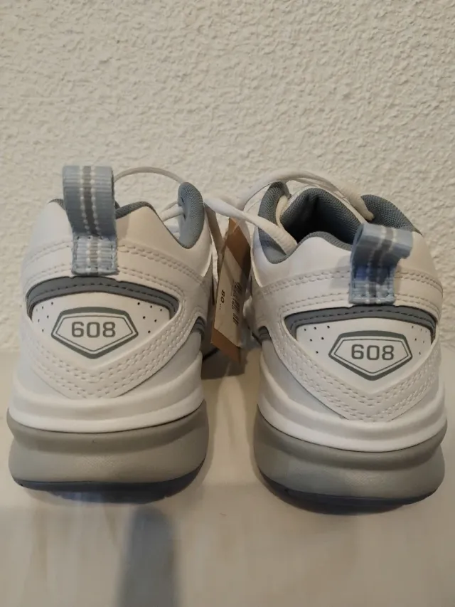 Zapatillas New Balance Blancas y Azules