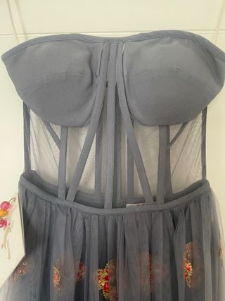 Vestido con trasparencias de la marca  Luna Maga