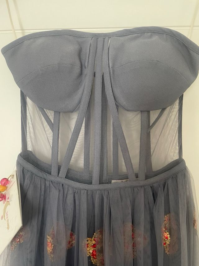 Vestido con trasparencias de la marca  Luna Maga