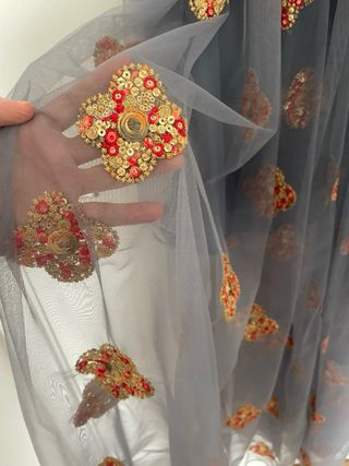 Vestido con trasparencias de la marca  Luna Maga