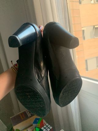 Botines de piel negros con tacón