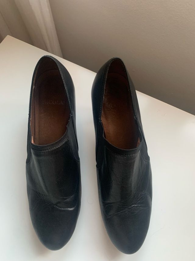 Botines de piel negros con tacón