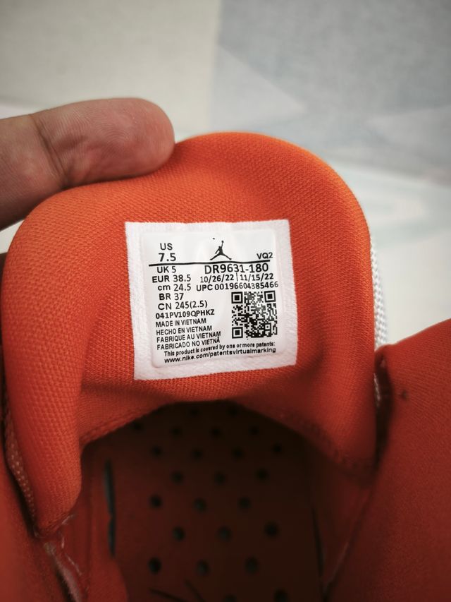 Nike 38,5 Laranja e Branco