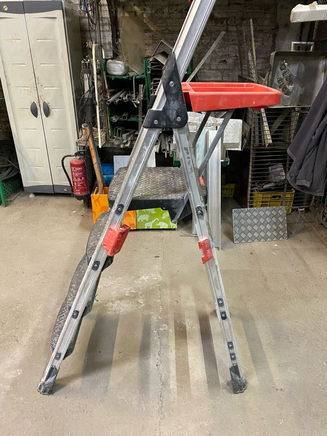 Escalera Wurt aluminio 4 peldaños