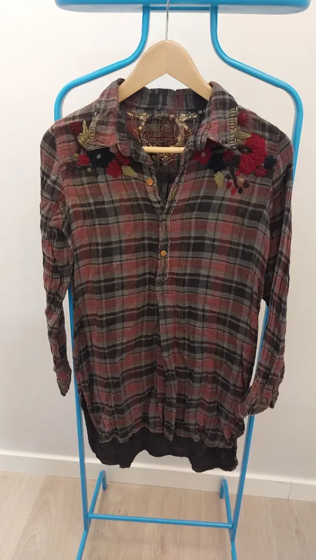 Camisa Desigual cuadros bordada