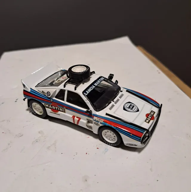 Miniatura coche Rally Lancia 037 Safari Martini