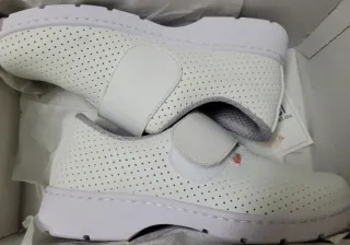 ZUECO PROFESIONAL UNISEX MARCA DIAN.