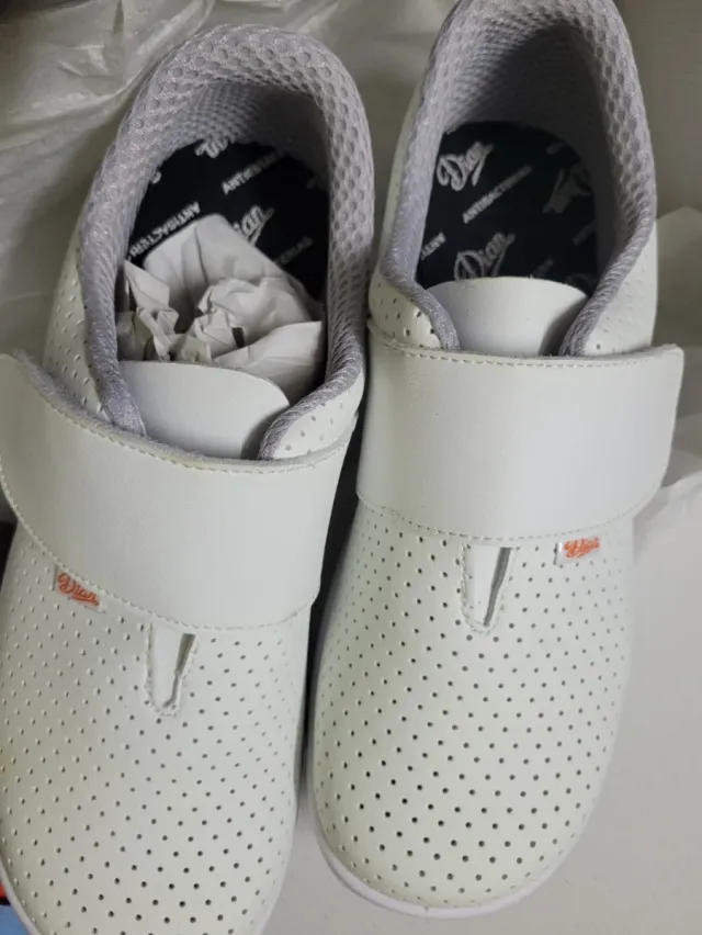 ZUECO PROFESIONAL UNISEX MARCA DIAN.