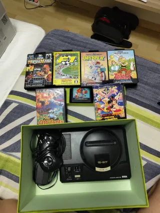 Console Sega Mega Drive nera + giochi