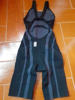 Fato Natação Competição Mulher Arena Novo