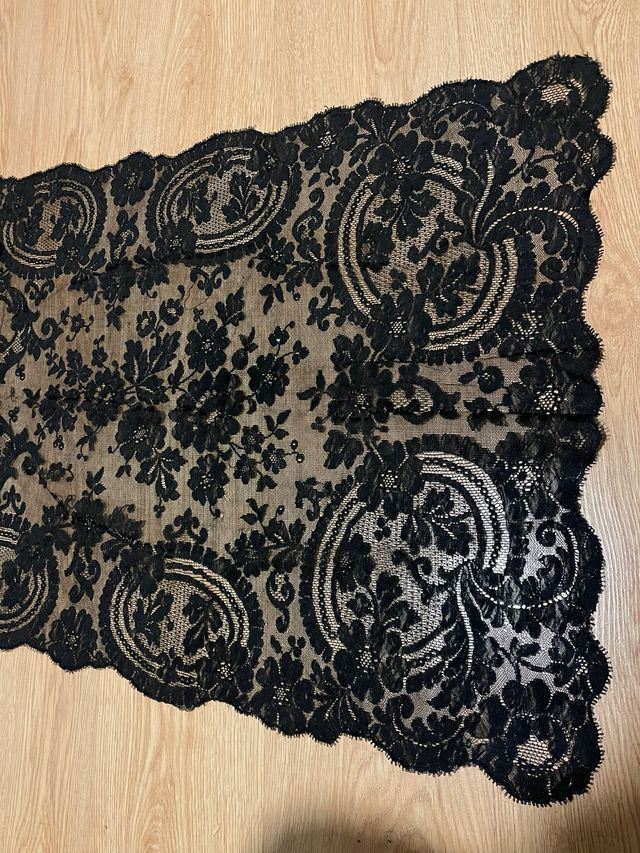 Chal mantilla encaje negro