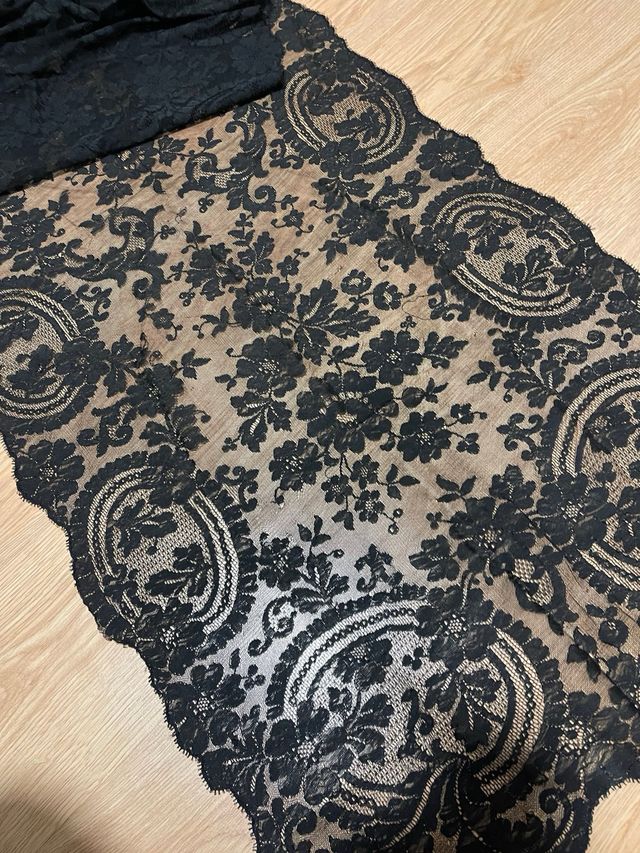 Chal mantilla encaje negro