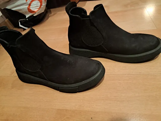 Botines Camilas Ante Negros muy cómodos y modernos