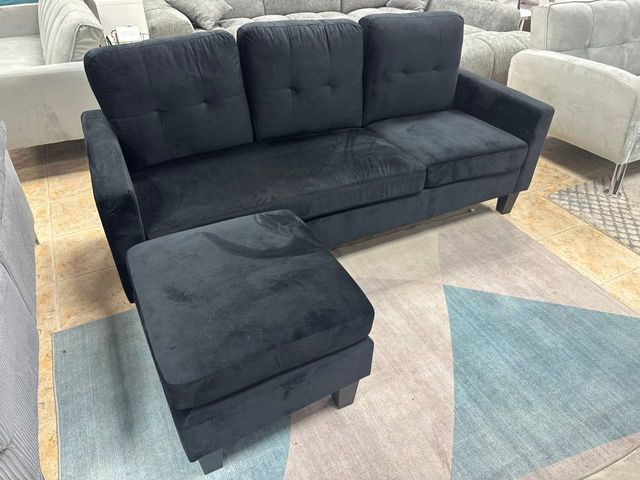 Offerta ESCLUSIVA: Divano Nero + Pouf in Velluto.