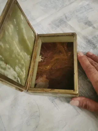 Portagioie in pietra verde e bianca