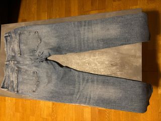 Pantalón vaquero Zara roto slim talla 40