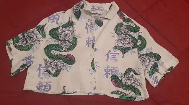 Camicia corta Bershka stampa serpenti