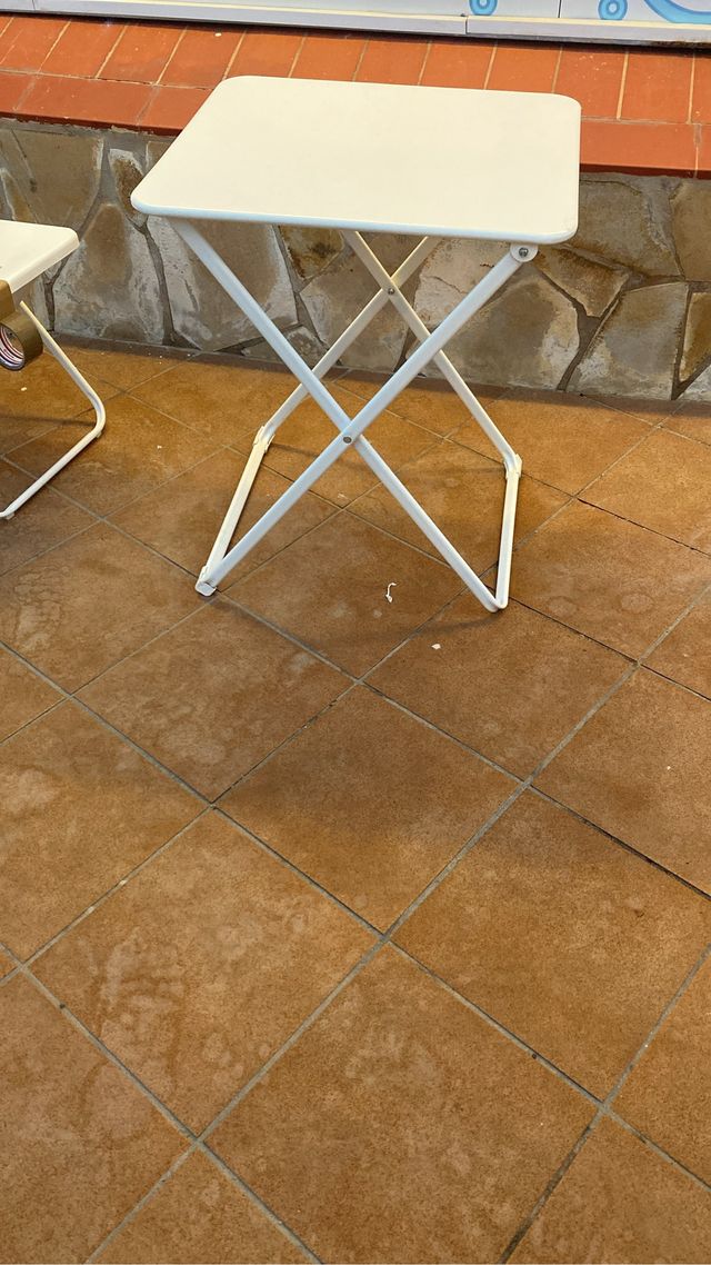Tavolo ausiliario pieghevole bianco