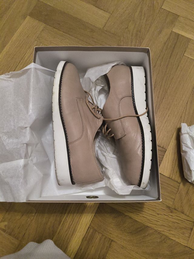 Zapatos planos mujer beige. Marca FOSCO