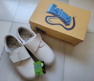 ZUECOS DE TRABAJO UNISEX MARCA KALMA.