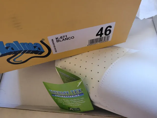 ZUECOS DE TRABAJO UNISEX MARCA KALMA.