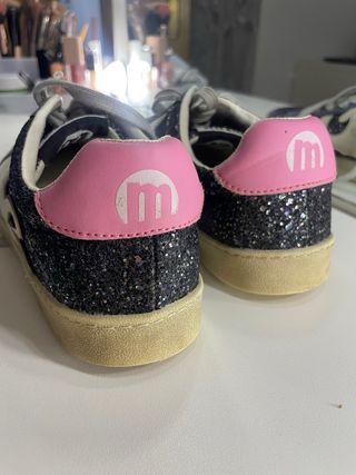 Zapatillas M con brillos y detalles rosa